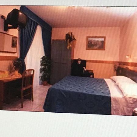 Hotel Rubino Róma Kültér fotó
