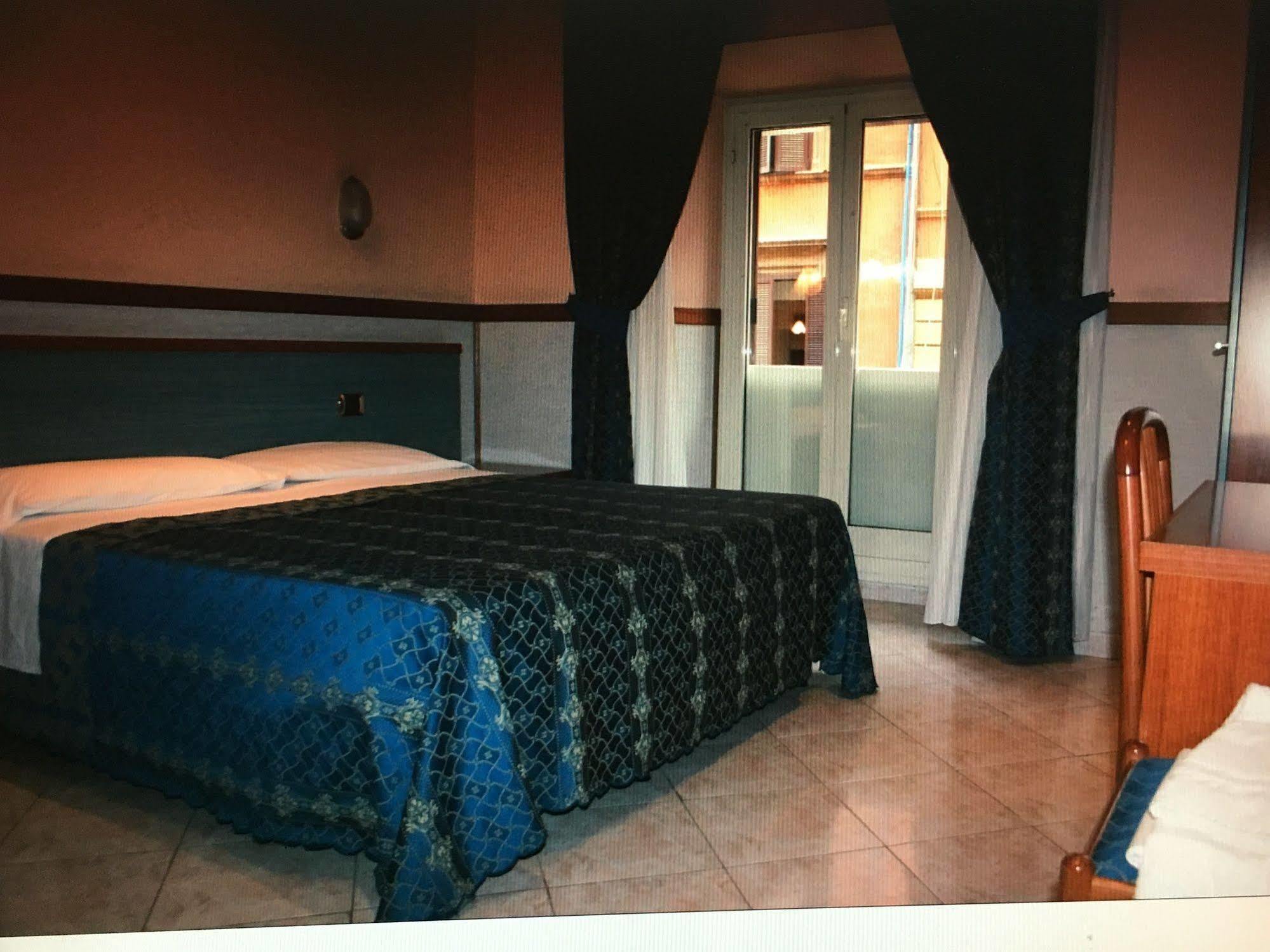 Hotel Rubino Róma Kültér fotó